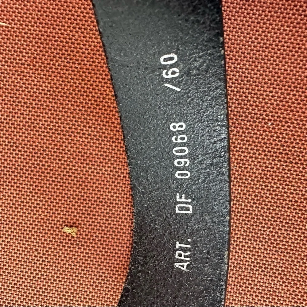 Dolce & Gabbana Black Leather Belt Kids 19-23 waist 50-60CM LOGO Designer 3053 Y